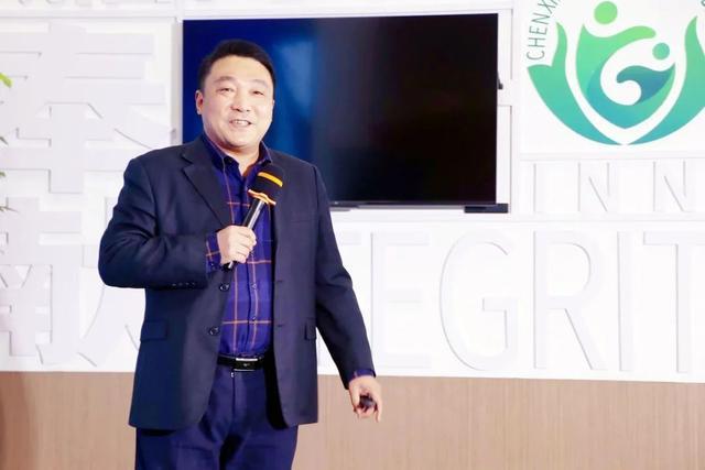 &mdash;蓝吧科技与陈基会签约,助力爱心企业发展